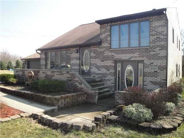5797 Divide Road Niagara, NY 14305 - Photo 1 of 1 Exterior Front
