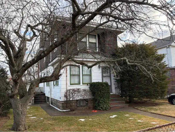 $3,500 | 85-29 261st Street | Floral Park