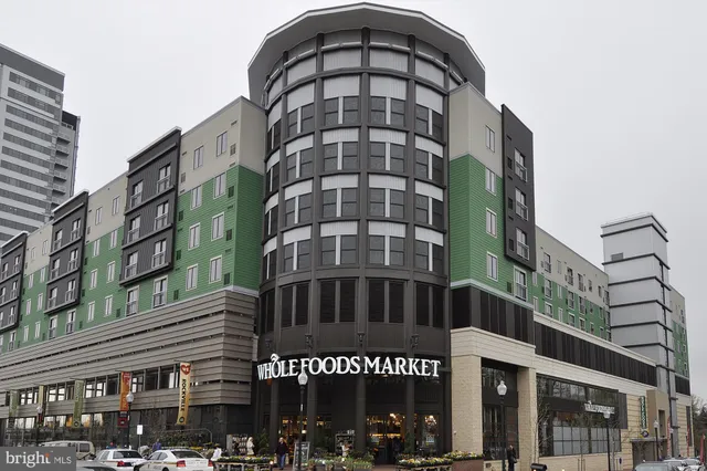 $2,675 | 10631 Montrose Avenue, Unit M202, Bethesda, MD 20814