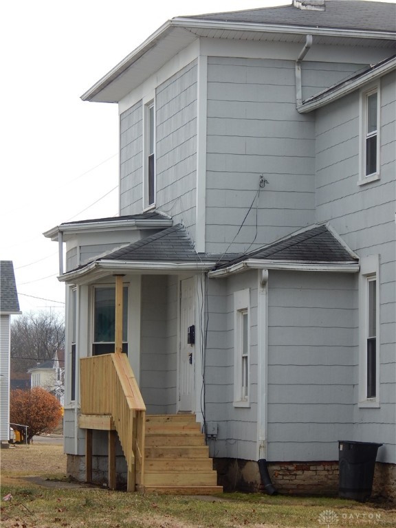 231 South Shaffer Street, Unit 1/2 Springfield, OH 45506 - Photo 1 of 14 Private Entry to upstairs unit.