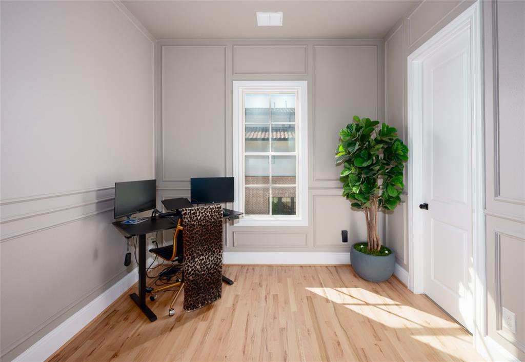 727 Will Rice Avenue Irving, TX 75039 - Photo 15 of 26 a workspace with furniture and a window