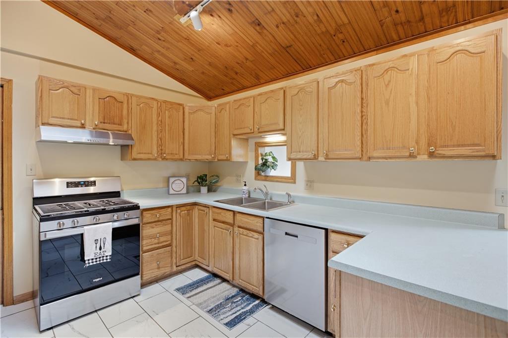1284 Walnut Street Monaca, PA 15061 - Photo 9 of 35 Gallery Image 9
