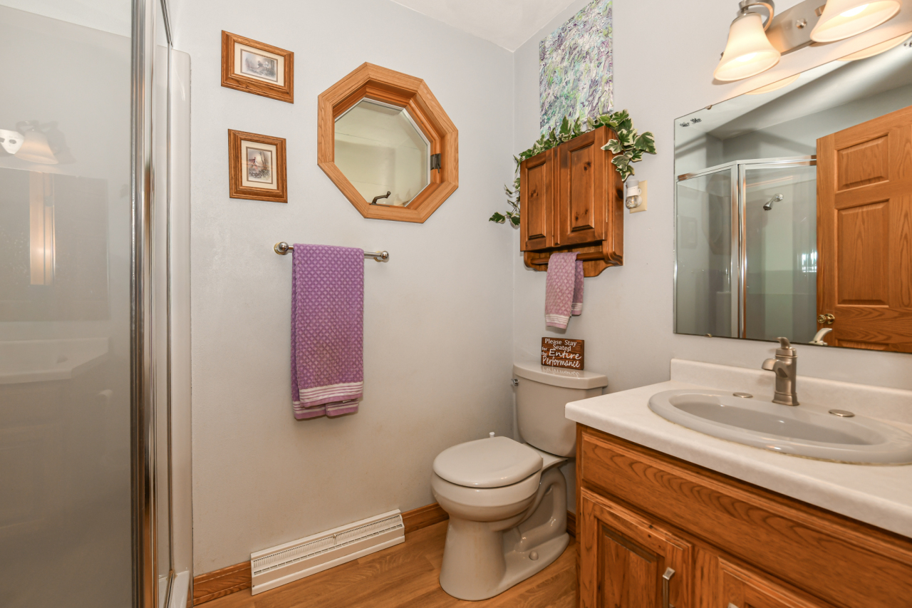 9702 West State Road 81 Beloit, WI 53511 - Photo 23 of 60 Main Level Full Bath