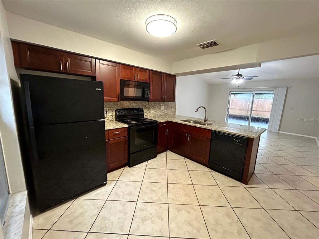 1042 Axlewood Circle Brandon, FL 33511 - Photo 7 of 27