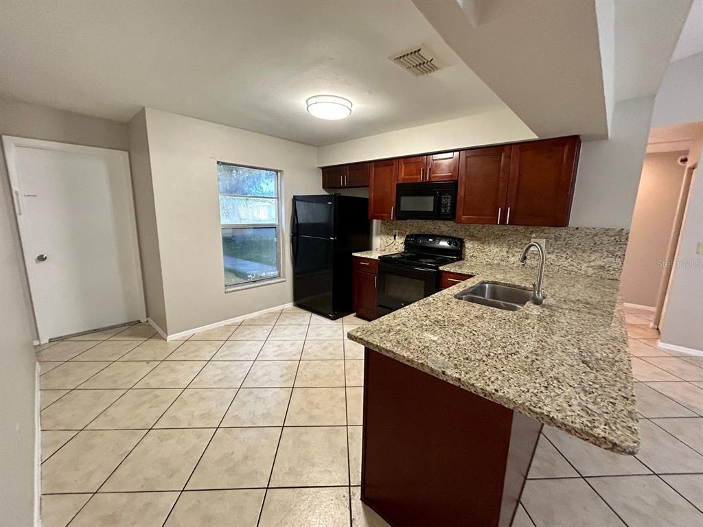 1042 Axlewood Circle Brandon, FL 33511 - Photo 9 of 27