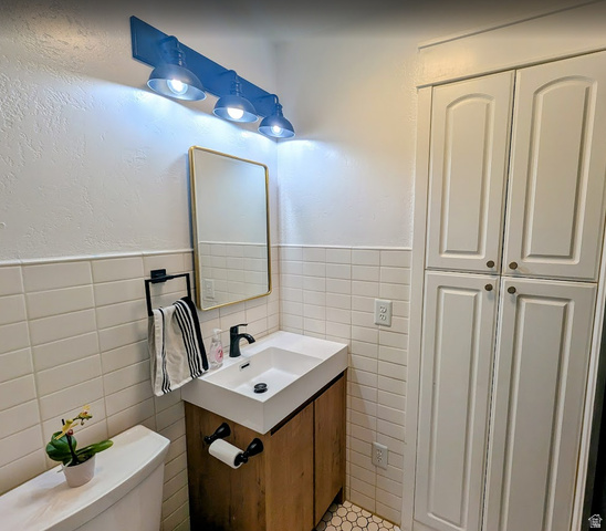 269 East 200 North Springville, UT 84663 - Photo 18 of 57 Newer vanity with built in cabinetry