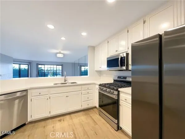 $3,450 | 717 Island View Circle, Port Hueneme, CA 93041