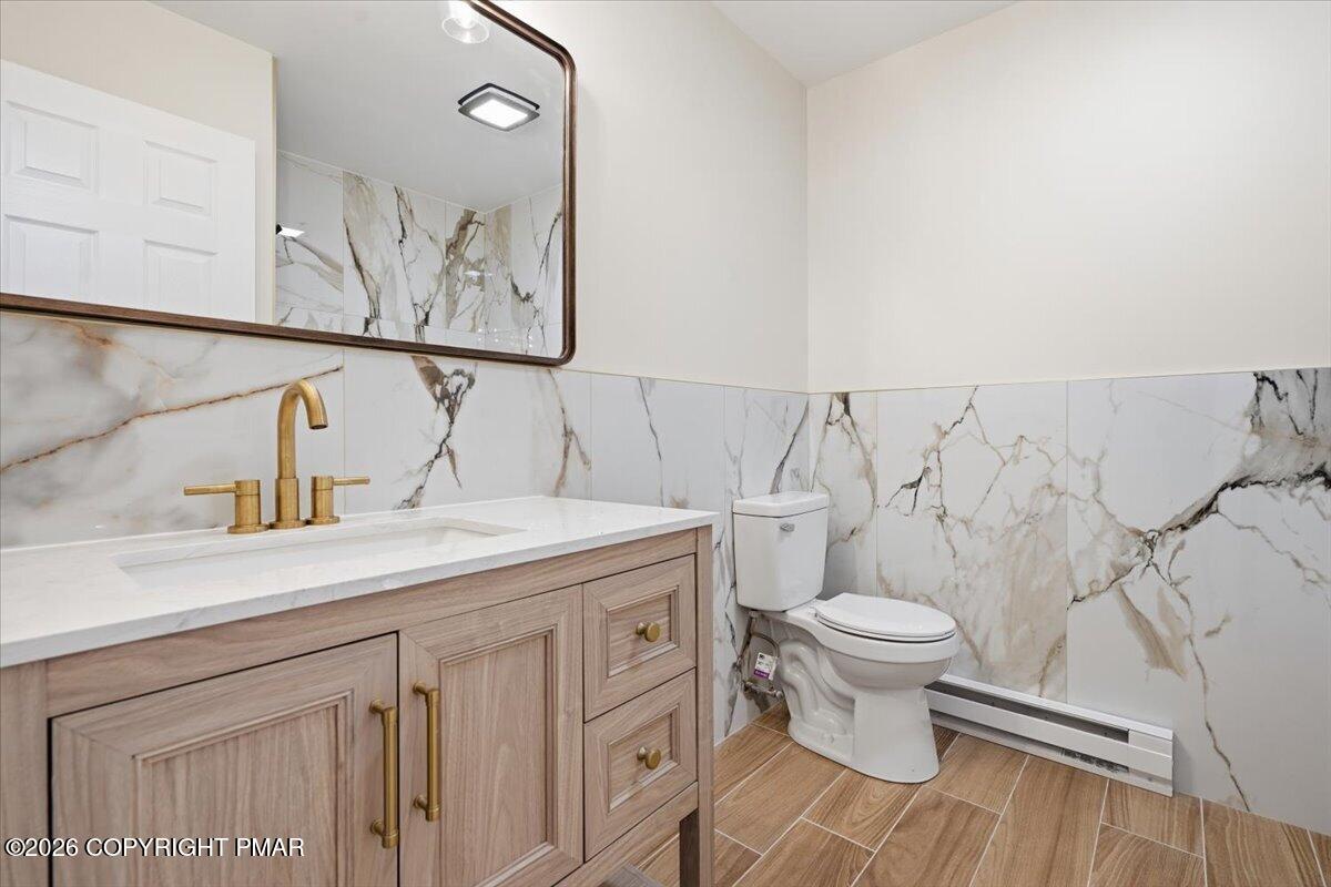 129 Rinker Road Stroudsburg, PA 18360 - Photo 39 of 64 MAIN BATH