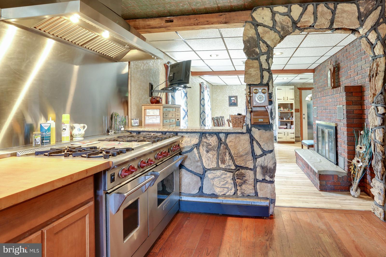 308 East Millstream Road Cream Ridge, NJ 08514 - Photo 14 of 46