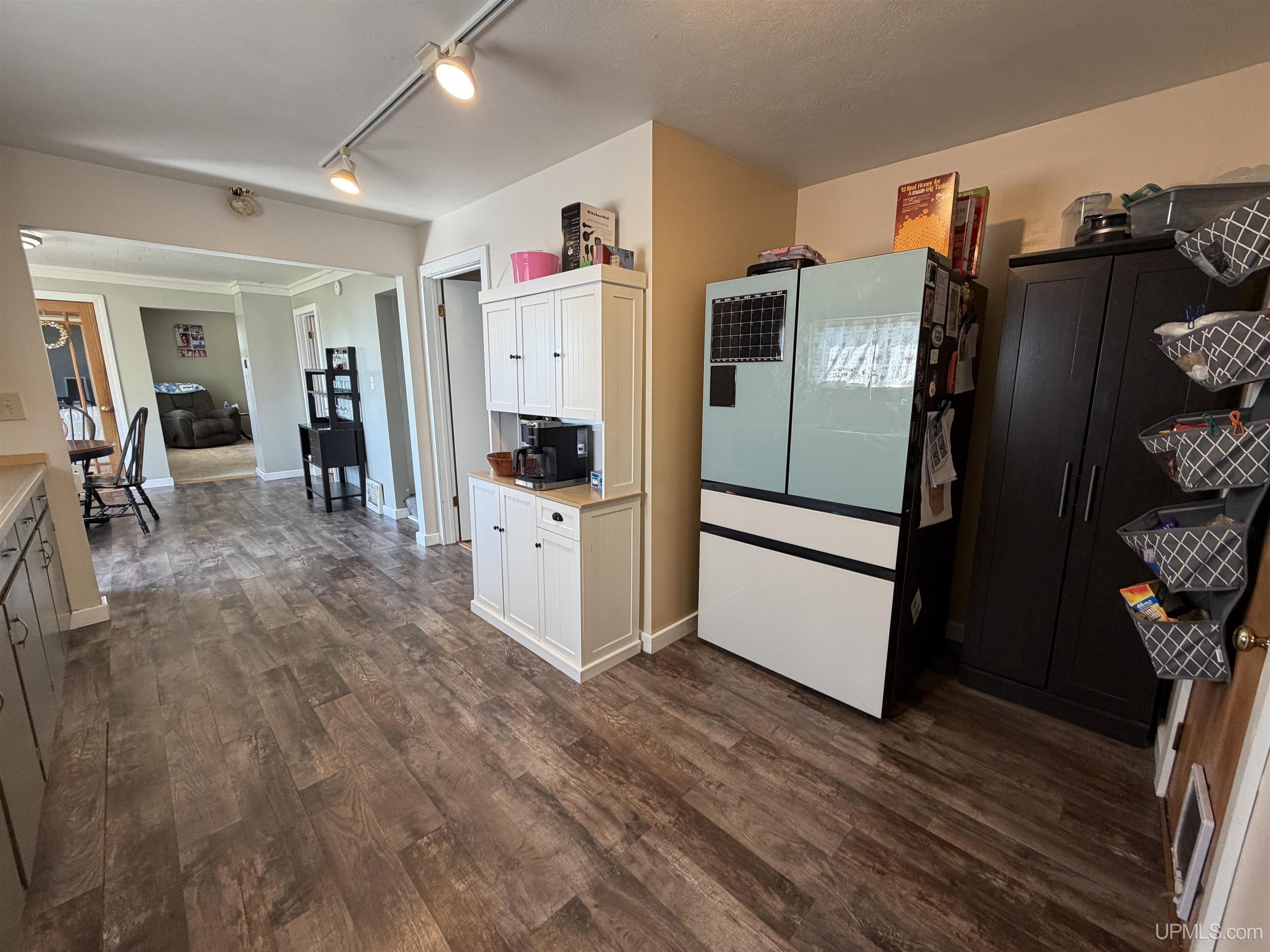 204 Walnut Street Munising, MI 49862 - Photo 9 of 45