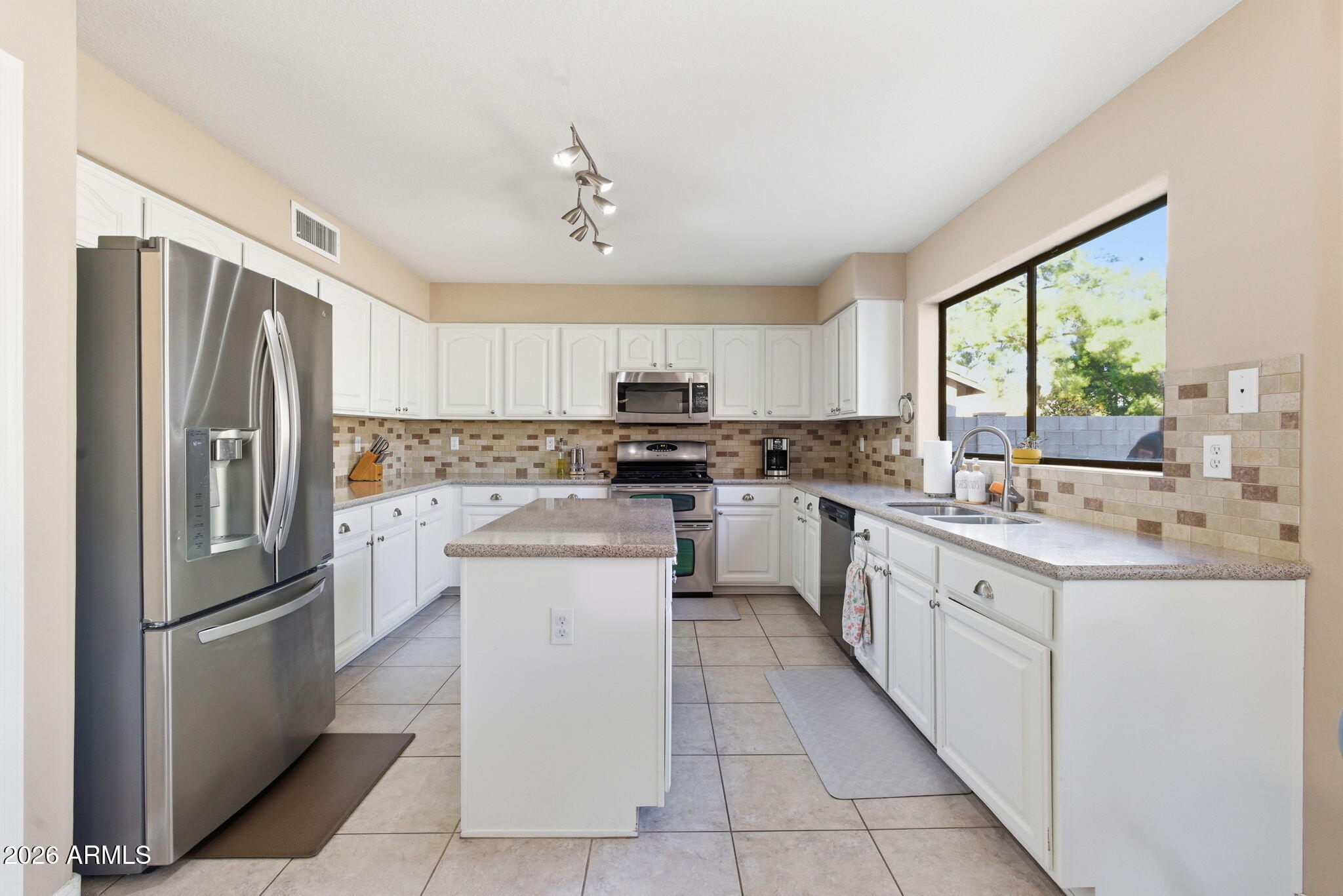 5428 West Wagoner Road Glendale, AZ 85308 - Photo 10 of 35 10-web-or-mls-389A1454 Ruben Ortiz