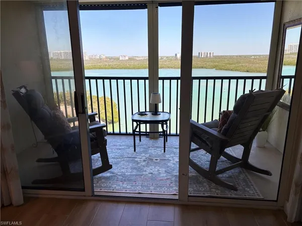 $6,200 | 15 Bluebill Avenue, Unit 1006, Naples, FL 34108