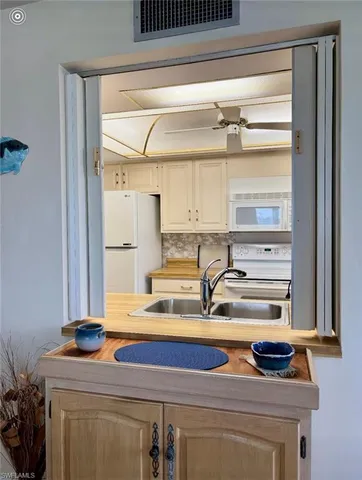 $6,200 | 15 Bluebill Avenue, Unit 1006, Naples, FL 34108