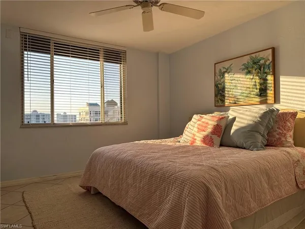 $6,200 | 15 Bluebill Avenue, Unit 1006, Naples, FL 34108