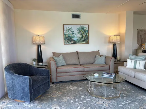 $6,200 | 15 Bluebill Avenue, Unit 1006, Naples, FL 34108