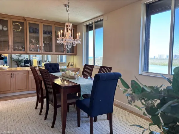 $6,200 | 15 Bluebill Avenue, Unit 1006, Naples, FL 34108