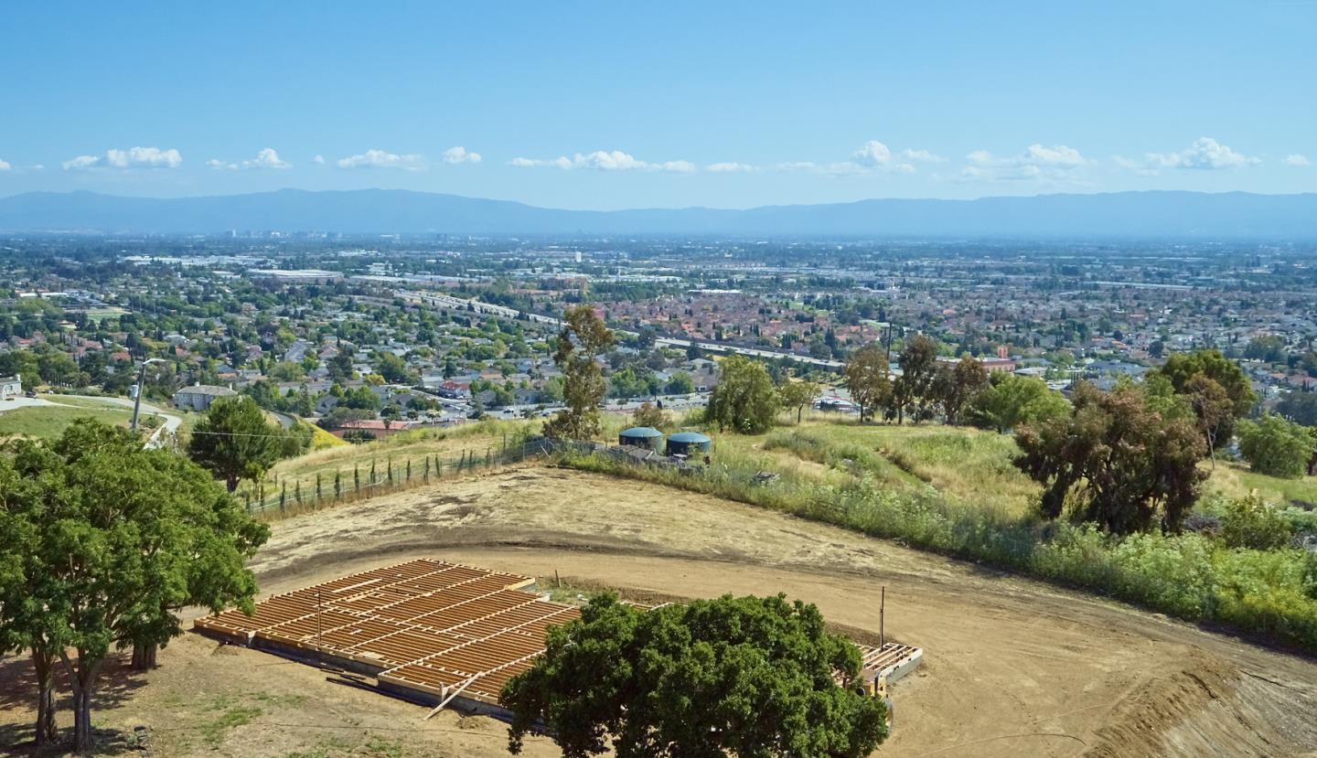 1333 Terra Vista Milpitas, CA 95035 - Photo 5 of 14 a view of a city