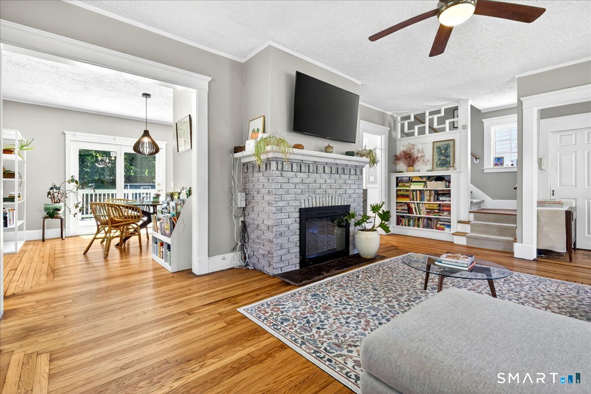 28 Thornton Street Hamden, CT 06517 - Photo 4 of 37