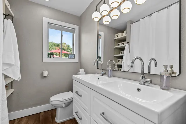 $1,500,000 | E1256 Johnson Road, Iola, WI 54945