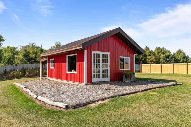 $1,500,000 | E1256 Johnson Road, Iola, WI 54945