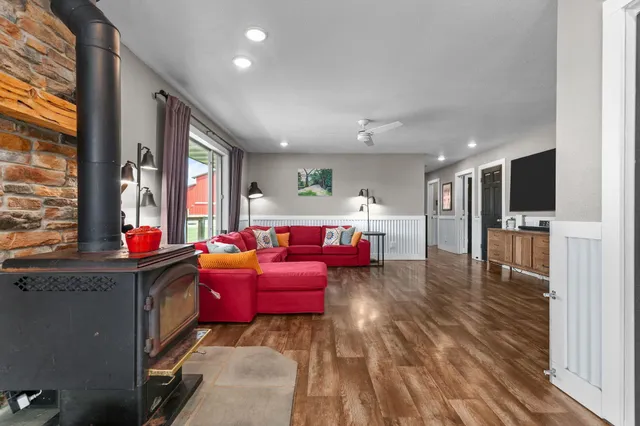 $1,500,000 | E1256 Johnson Road, Iola, WI 54945