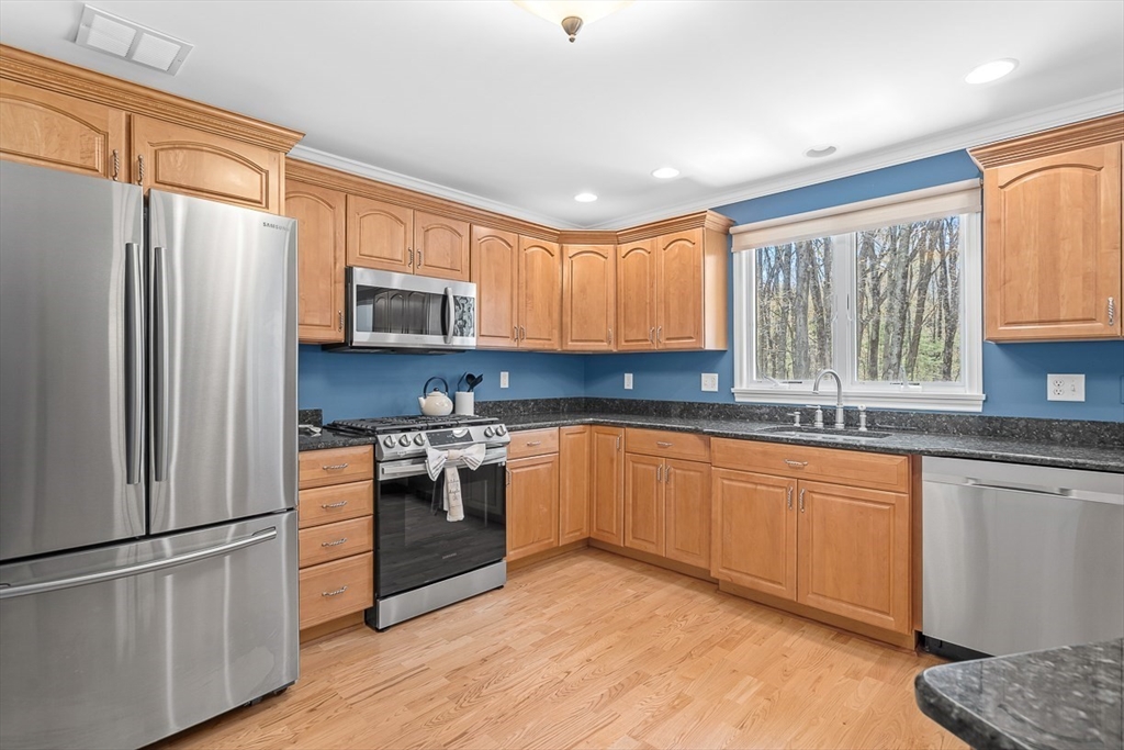 218 Rangeway Road, Unit 232 Billerica, MA 01862 - Photo 6 of 38