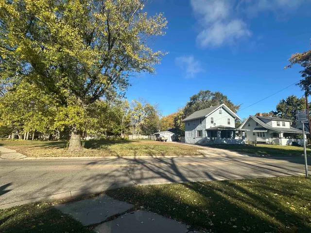 $179,900 | 1308 Prairie Avenue, Beloit, WI 53511