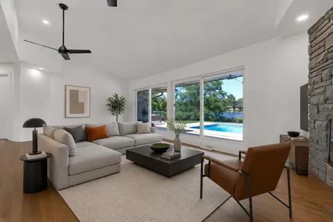 $1,200,000 | 1866 Berry Lane, Des Plaines, IL 60018