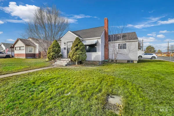 $500,000 | 125 Shoup Avenue West, Twin Falls, ID 83301
