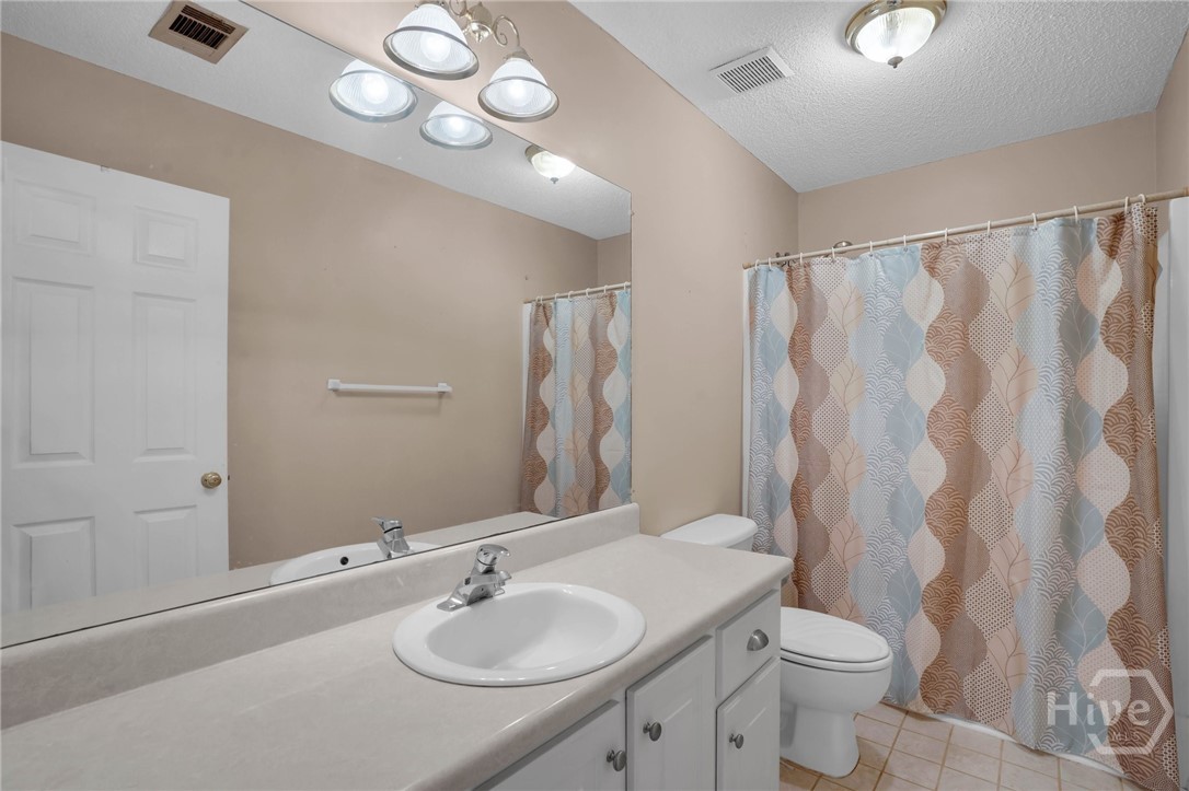 548 Sand Hill Road Brooklet, GA 30415 - Photo 28 of 44 2nd Floor Bath off Hallway