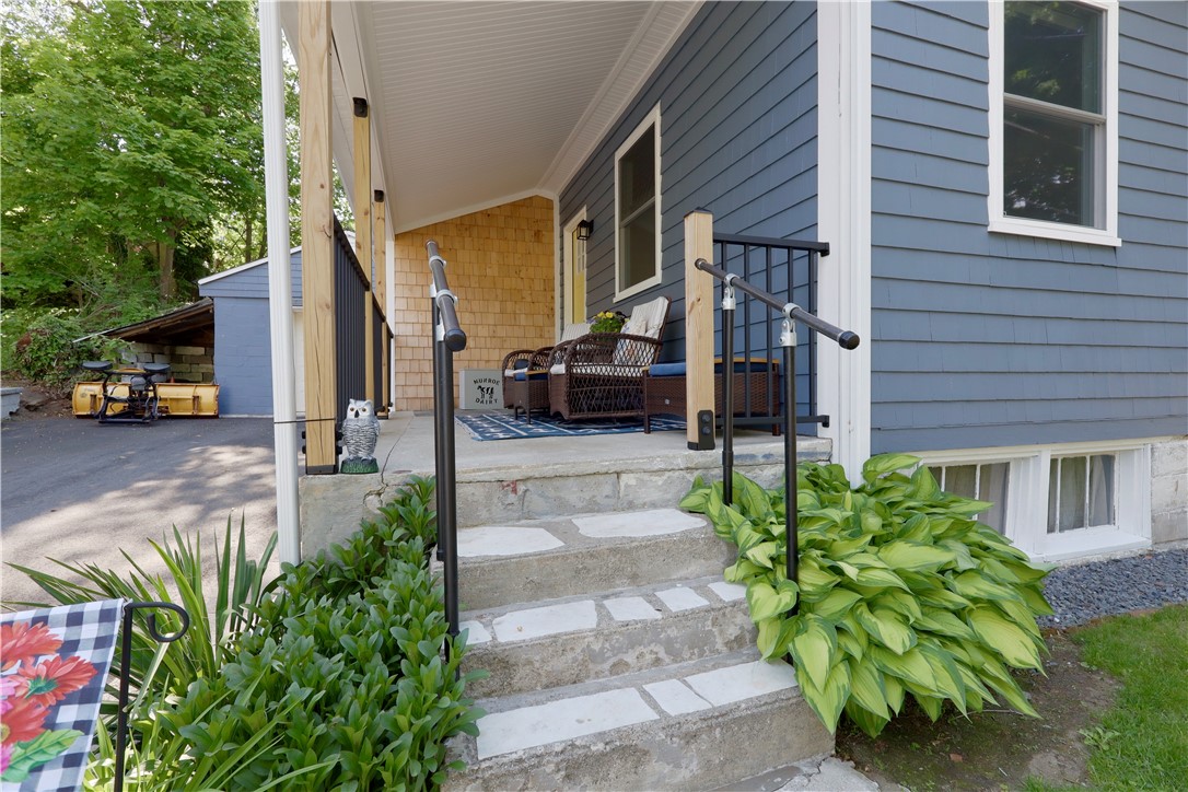 36 Munro Avenue Warren, RI 02885 - Photo 2 of 41