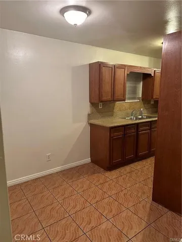 $2,600 | 1667 East 111th Street, Los Angeles, CA 90059