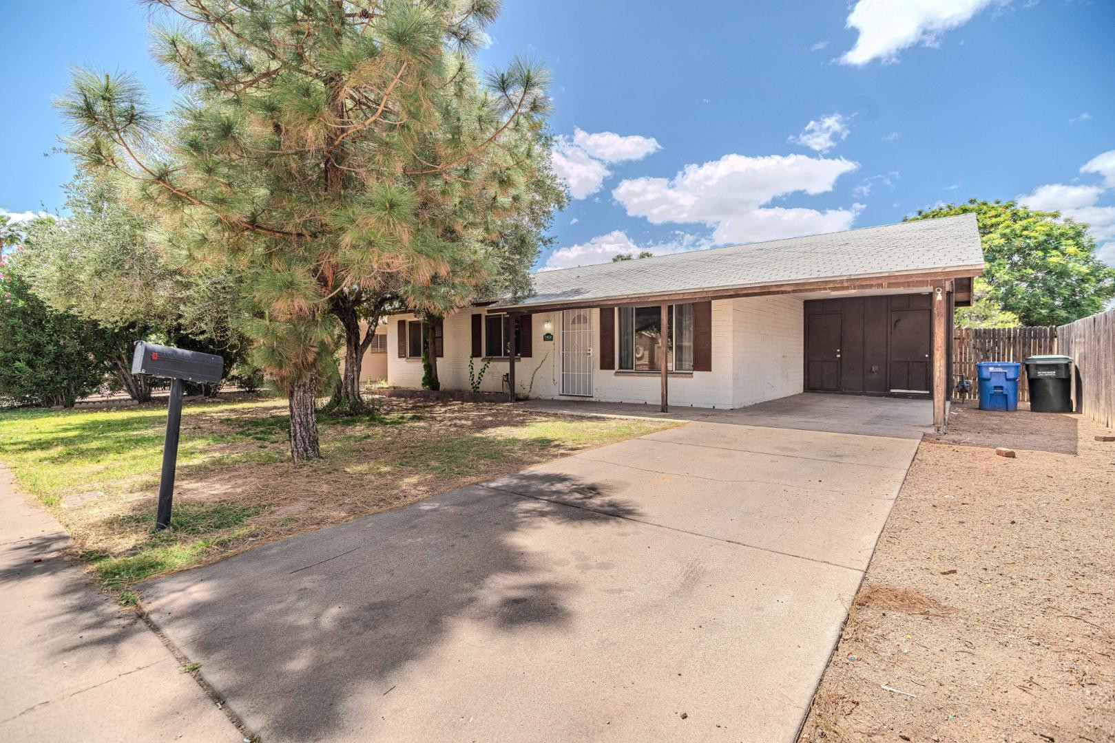 14626 North 38th Street Phoenix, AZ 85032 - Photo 3 of 13 a view of a house with swimming pool and sitting area