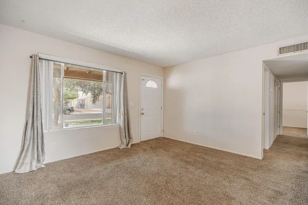$1,500 | 14626 North 38th Street, Phoenix, AZ 85032