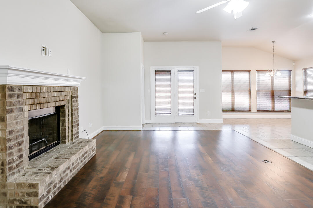 5610 113th Street Lubbock, TX 79424 - Photo 3 of 20 5610-102