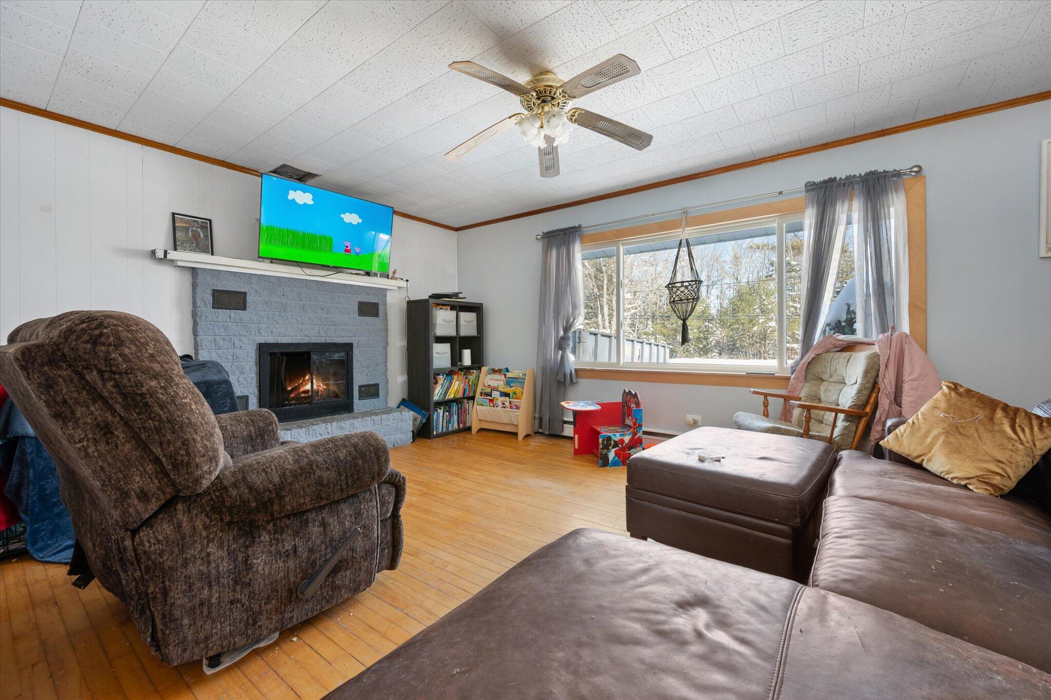 440 Kirkland Road Old Town, ME 04468 - Photo 15 of 33 14-Living Room
