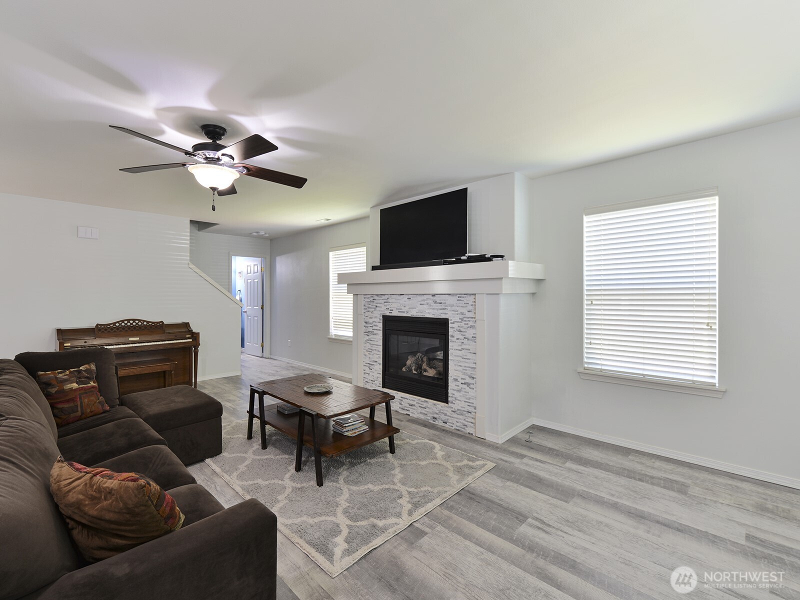 3073 Hoffman Hill Boulevard DuPont, WA 98327 - Photo 2 of 26