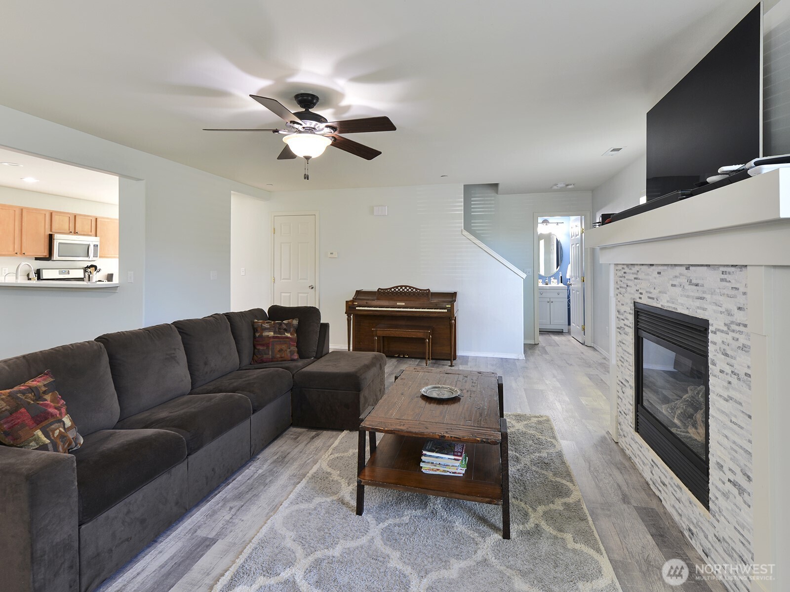 3073 Hoffman Hill Boulevard DuPont, WA 98327 - Photo 3 of 26