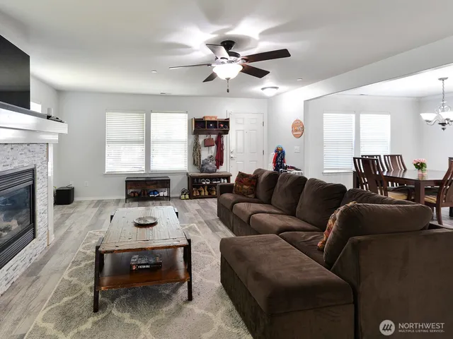 $618,500 | 3073 Hoffman Hill Boulevard, DuPont, WA 98327