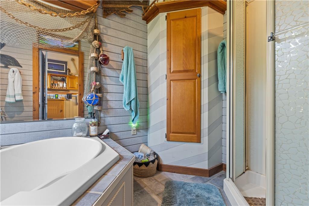 2172 Mercer Road New Brighton, PA 15066 - Photo 28 of 35 a bath tub sitting next to a window