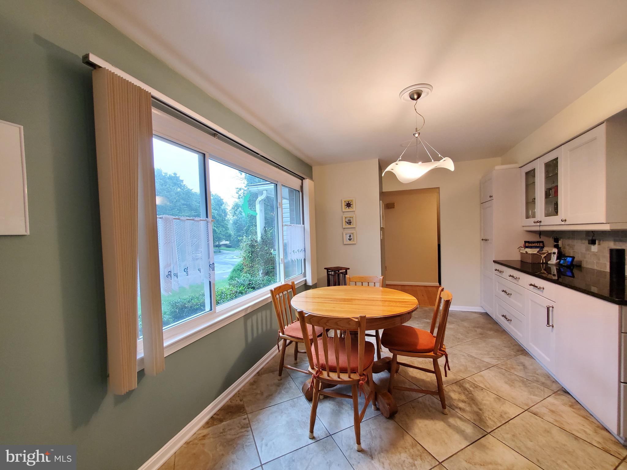 2844 Cairncross Terrace Silver Spring, MD 20906 - Photo 18 of 47 Eat-In / Breakfast area