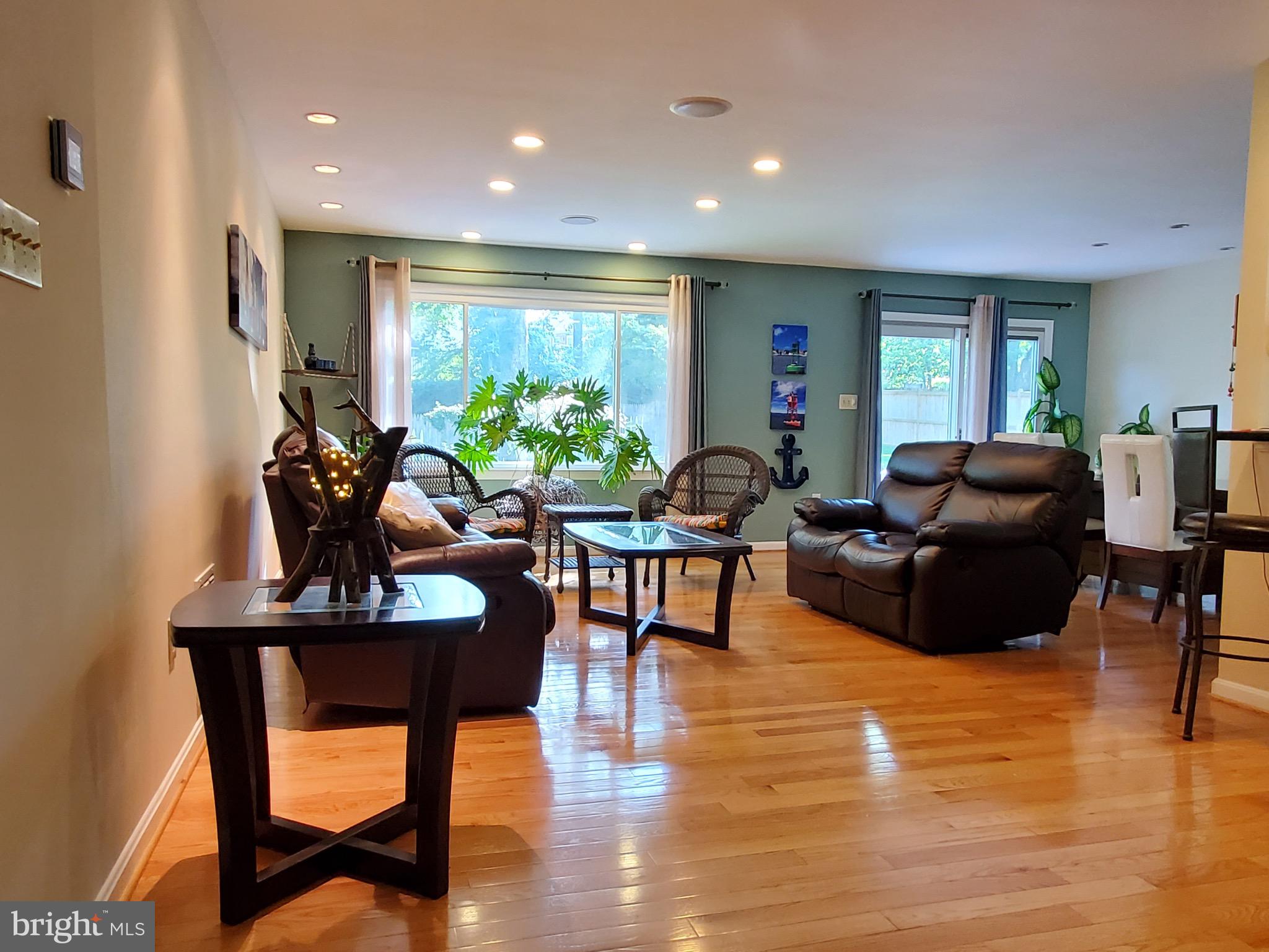 2844 Cairncross Terrace Silver Spring, MD 20906 - Photo 10 of 47 Open and spacious Living Room
