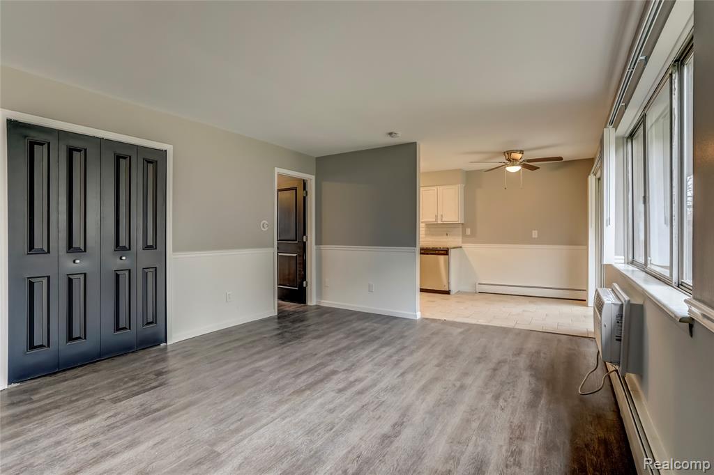 2161 Decker Road, Unit 21 Walled Lake, MI 48390 - Photo 5 of 14