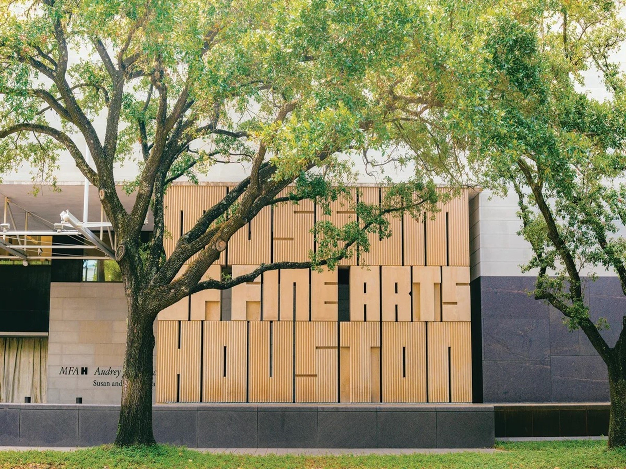 1111 Autrey Street, Unit 5 Houston, TX 77006 - Photo 6 of 33 Located in the Museum District
