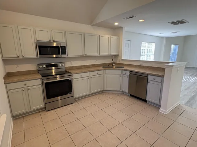 $2,350 | 212 Kelsey Boulevard, Wando, SC 29492