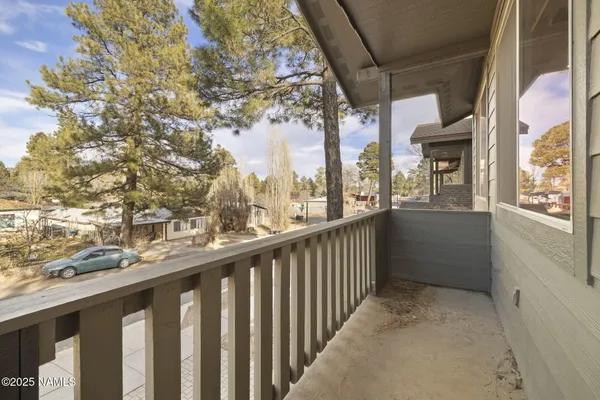 $670,000 | 425 East Woodland Drive, Flagstaff, AZ 86001