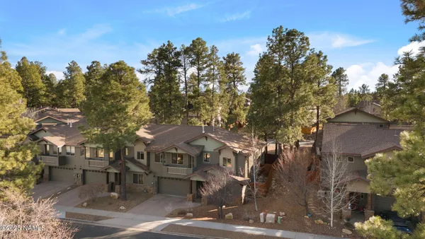 $670,000 | 425 East Woodland Drive, Flagstaff, AZ 86001