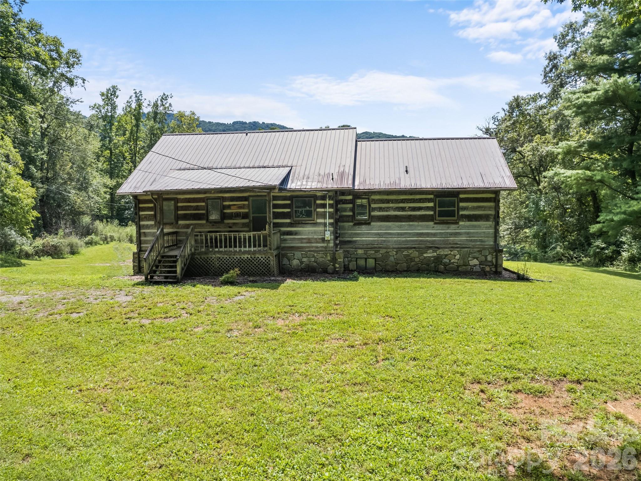 831 Qualla Road Waynesville, NC 28785 - Photo 5 of 36 Gallery Image 5