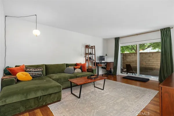 $499,999 | 700 West La Veta, Unit M3, Orange, CA 92868