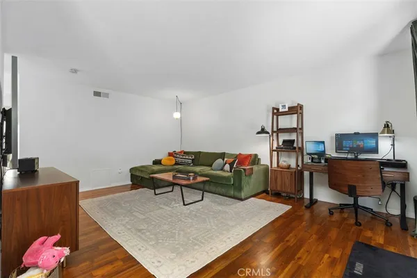 $499,999 | 700 West La Veta, Unit M3, Orange, CA 92868